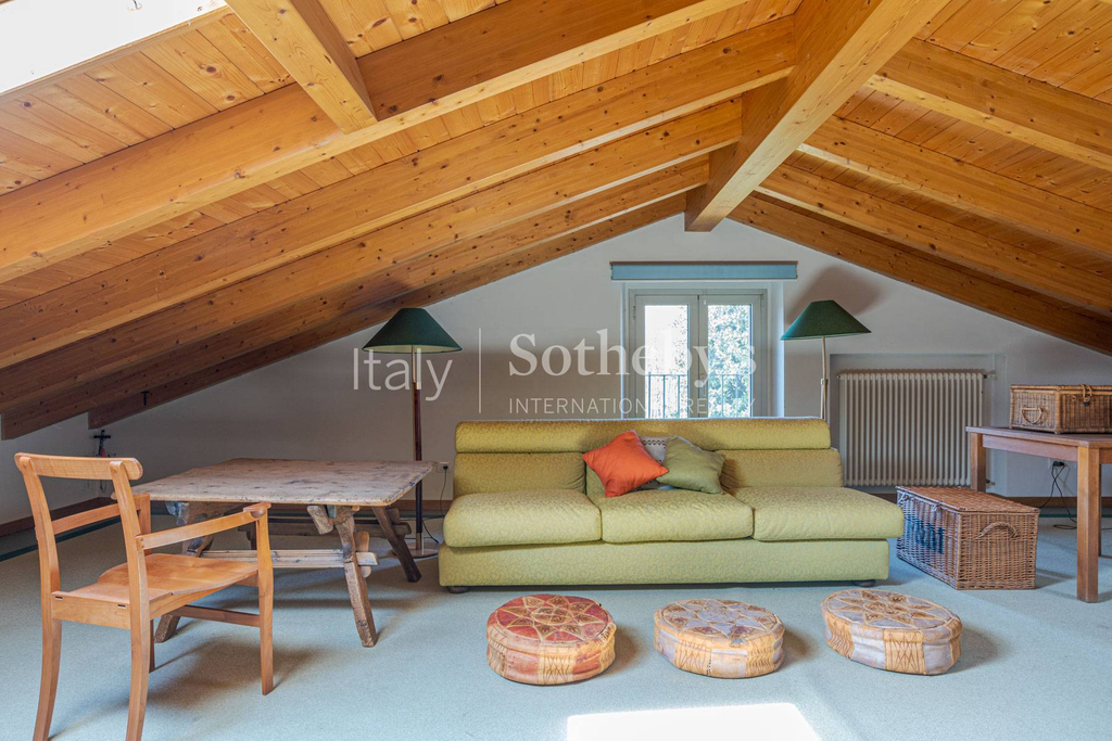Private country villa with garden and private land