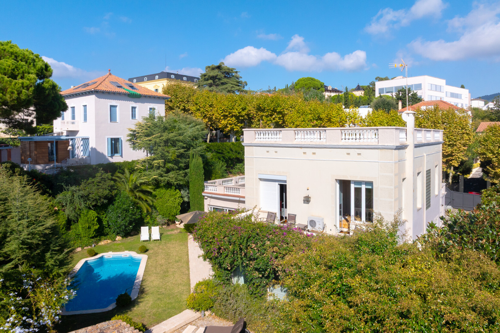 Elegant house, with pool, in the center of El Masnou