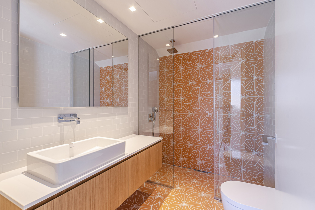 Bright apartment in luxury development in Eixample Dreta