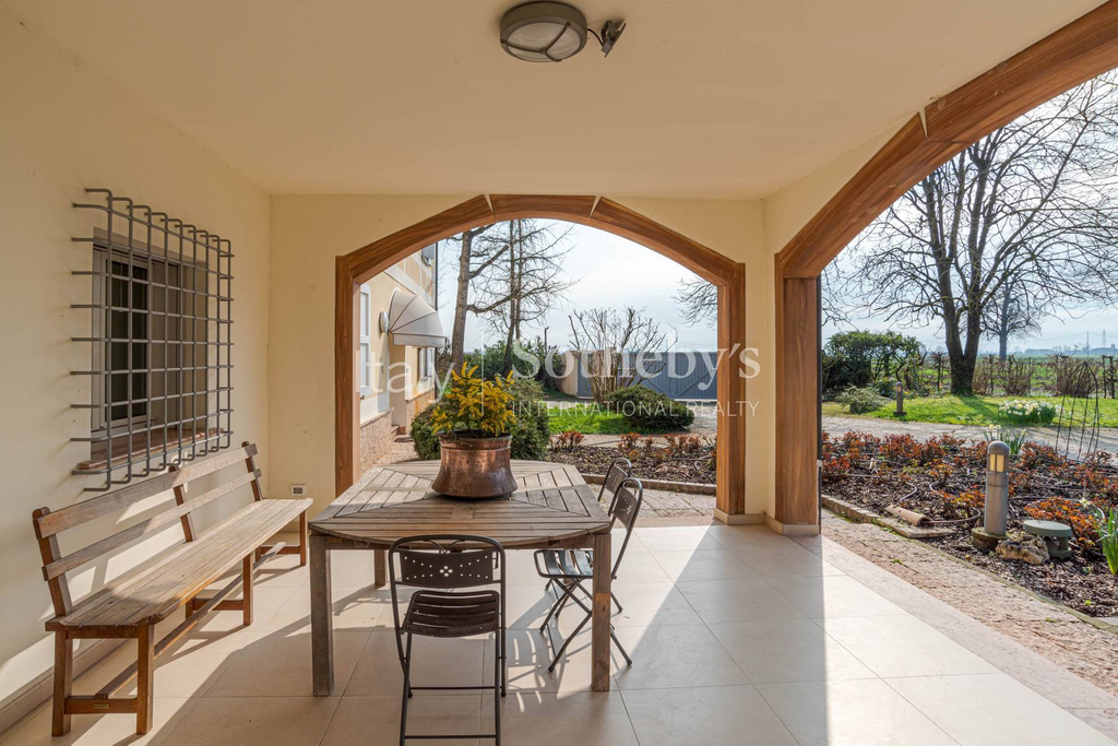 Private country villa with garden and private land