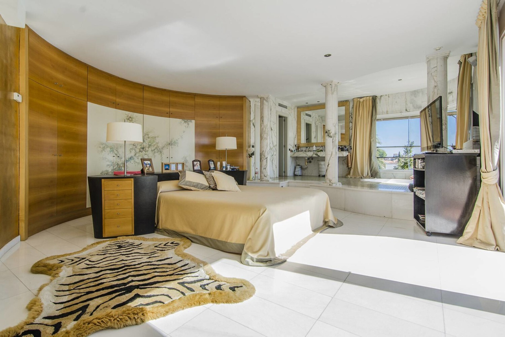 Garden Villa with Sea Views in Can Teixidó