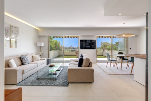 Sea view apartment with terraces in Cannes Croix des Gardes residence with pool 41583