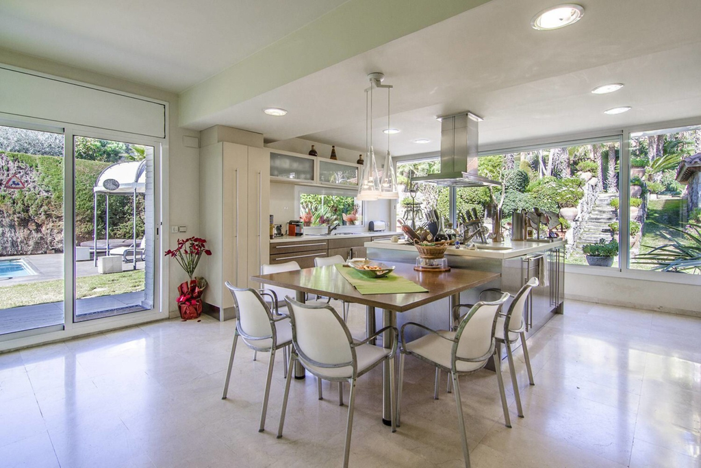 Garden Villa with Sea Views in Can Teixidó