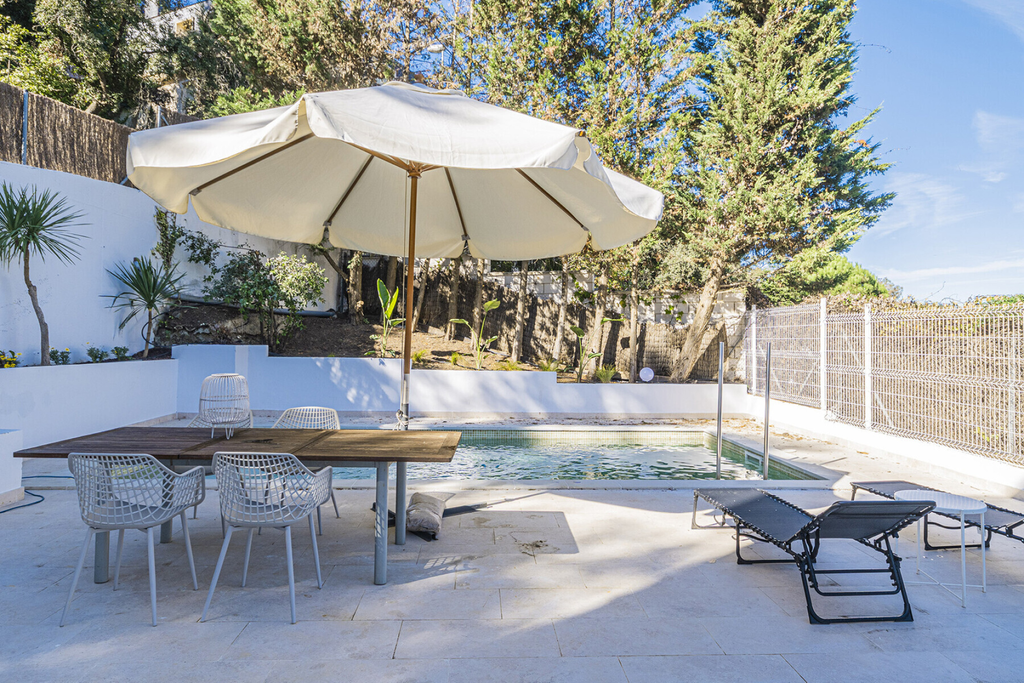 House in Vallvidrera with swimming pool and spectacular views of Tibidabo