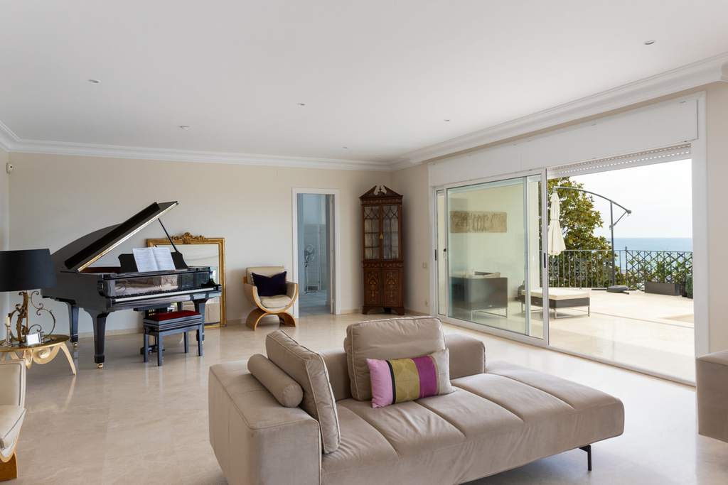 A Luxury Hideaway with Breathtaking Sea Views - Costa BCN