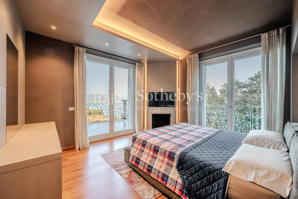 Enchanting historic residence with Lake Maggiore view