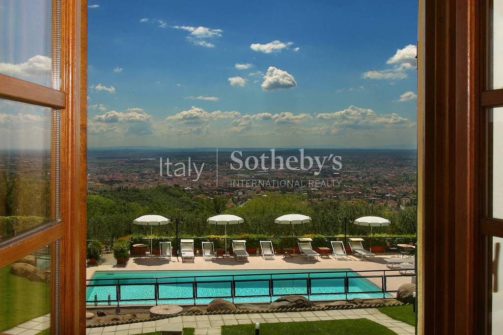 Exclusive villa in the heart of Tuscany