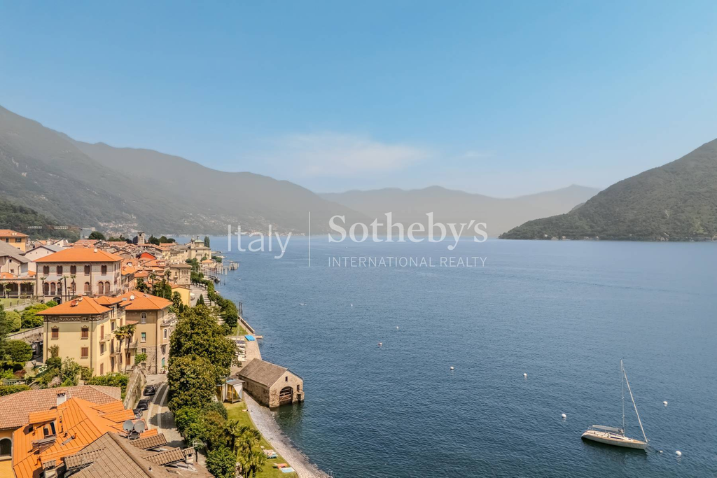 Stunning villa with terrace and view of Lake Maggiore