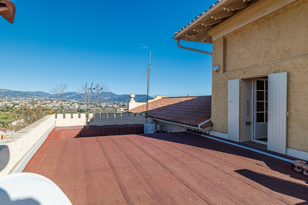 Historic estate with panoramic sea views for sale in Nice Fabron