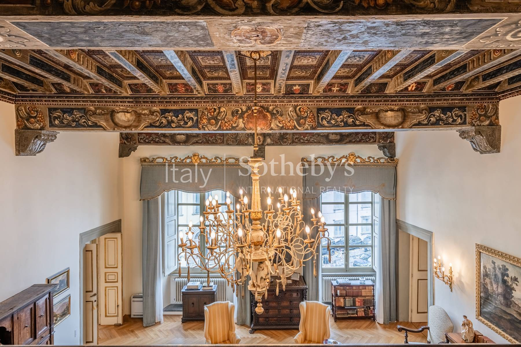 Finely restored apartment near Piazza Anfiteatro in Lucca