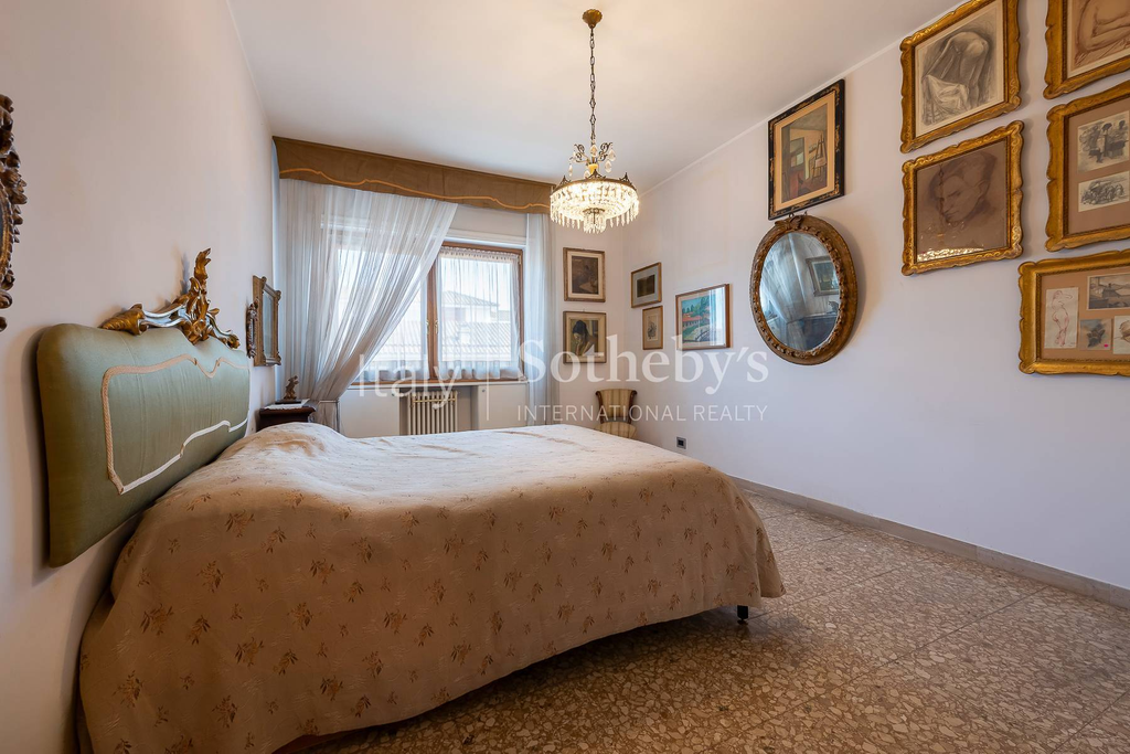 Penthouse overlooking St. Peter’s Dome in Prati area