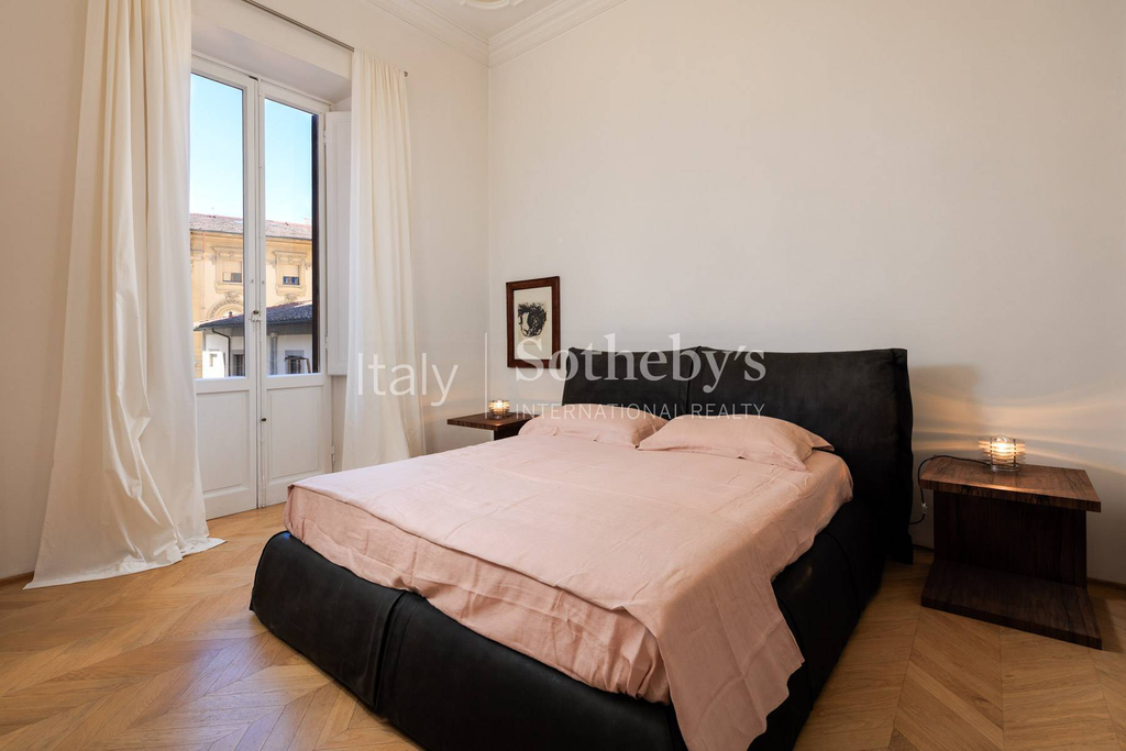 A refined and elegant apartment in heart of Florence