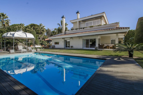Garden Villa with Sea Views in Can Teixidó 42730