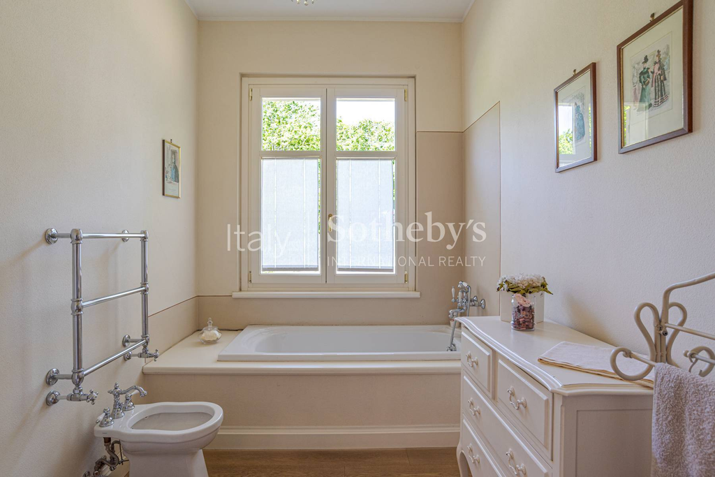 Sophisticated period villa