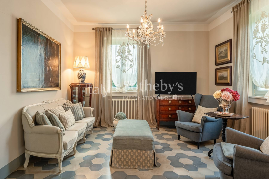 Charming Liberty-style Villa on the hills of Lucca