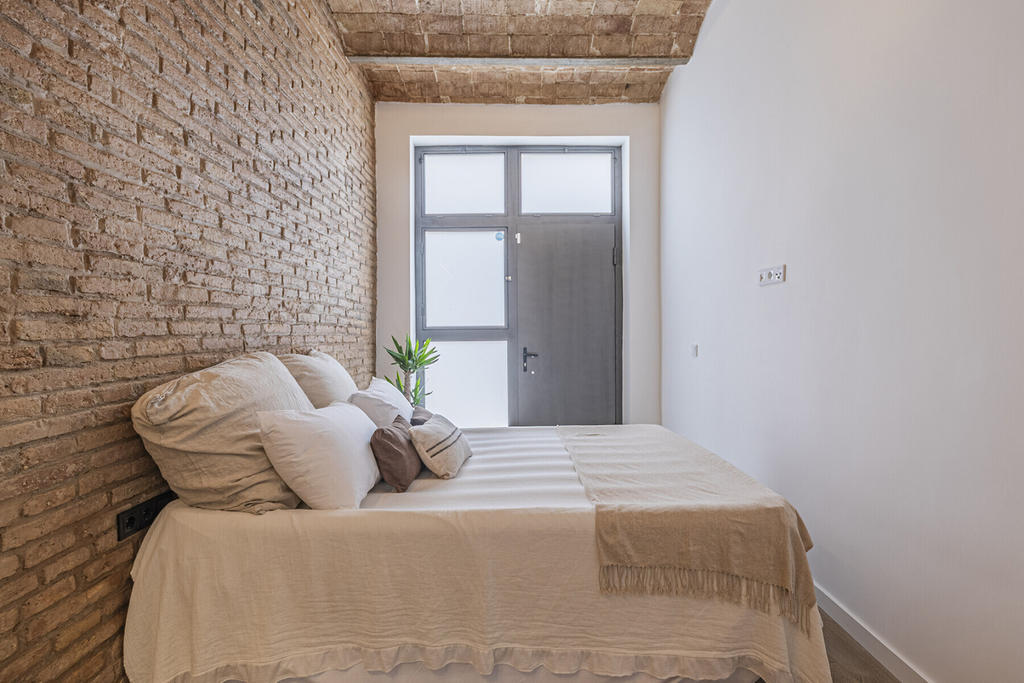A new construction oasis in the heart of the Sants district