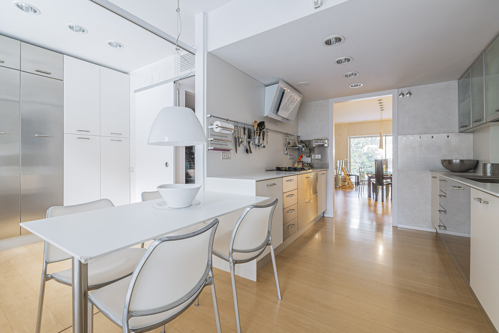 House with elevator, parking and swimming pool in Les Corts
