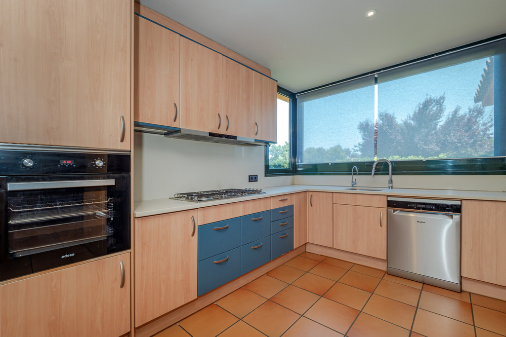 Elegant villa on the Torremirona golf course