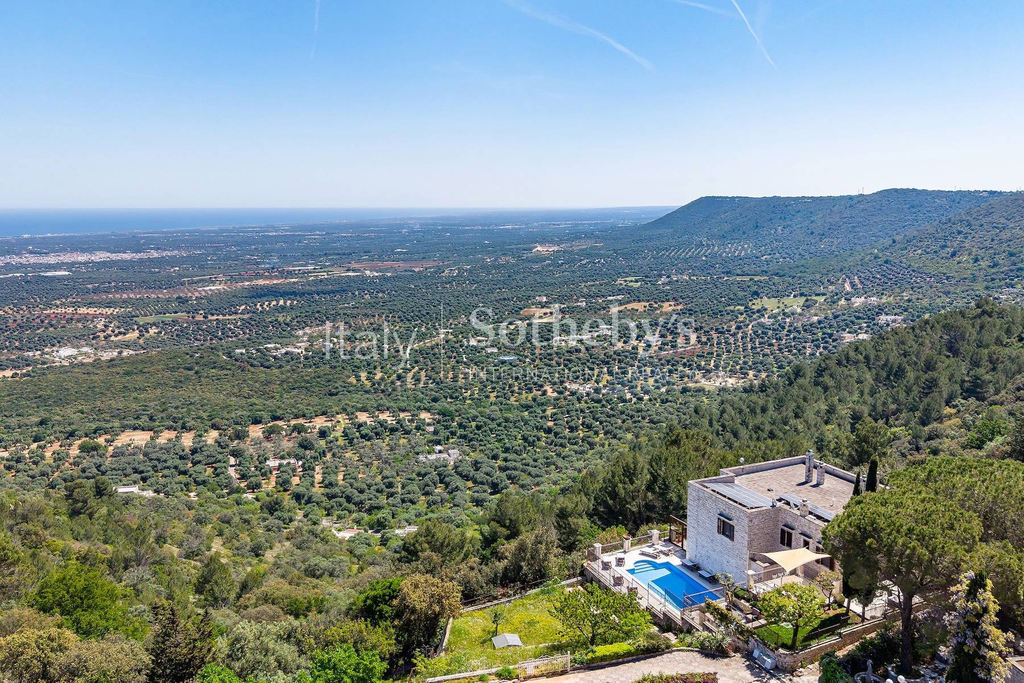 Elegant estate with panoramic view