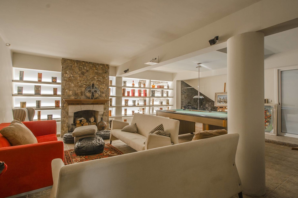 Garden Villa with Sea Views in Can Teixidó