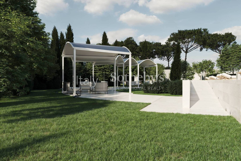 Elegant garden apartment in Villa dei Massimi