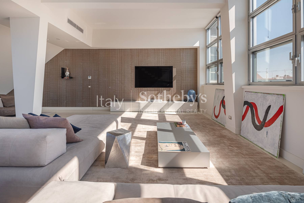 Three-level New York-style penthouse with terraces