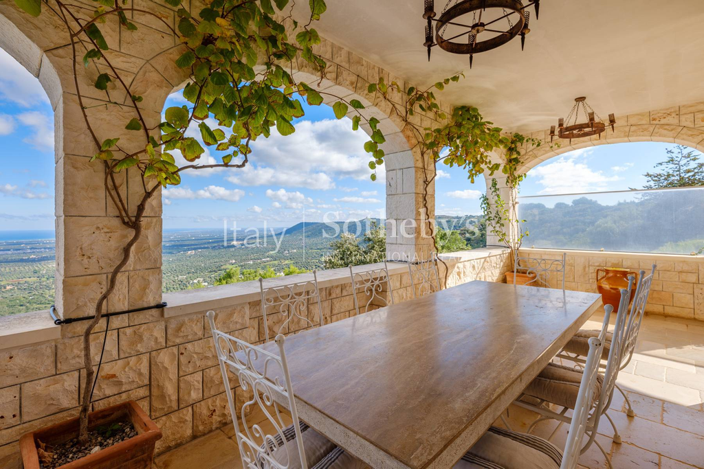 Elegant estate with panoramic view