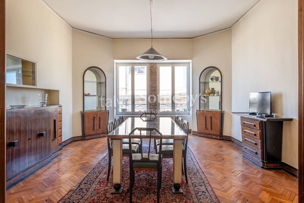 Charming penthouse in period building