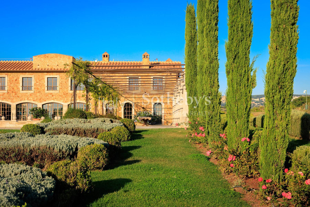 Incomparable Estate in the Tuscan countryside