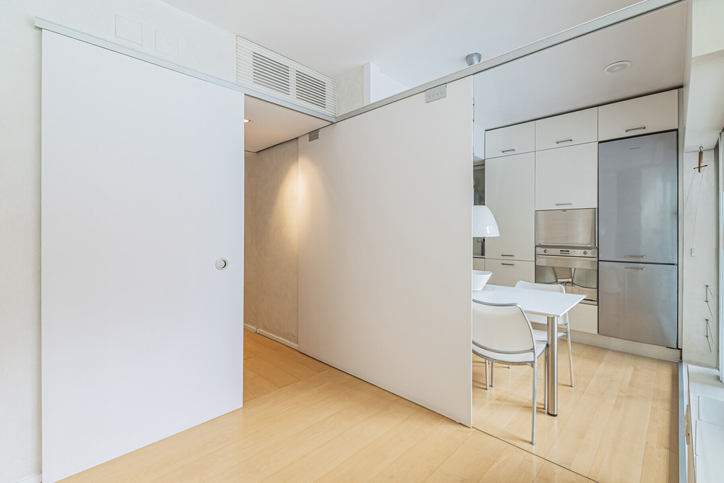 House with elevator, parking and swimming pool in Les Corts