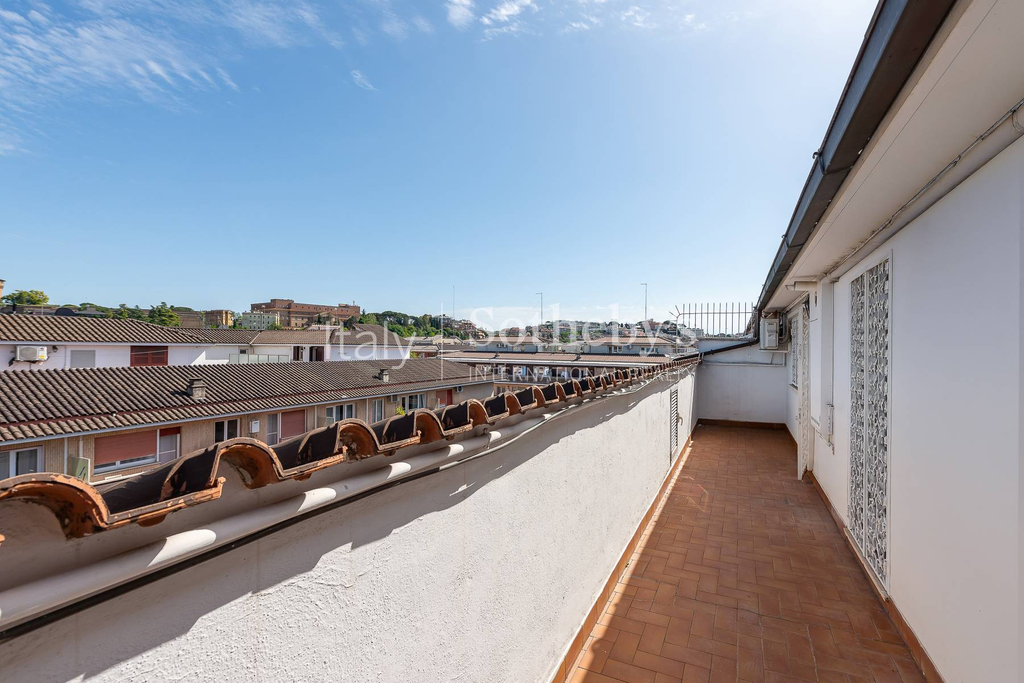 Penthouse overlooking St. Peter’s Dome in Prati area