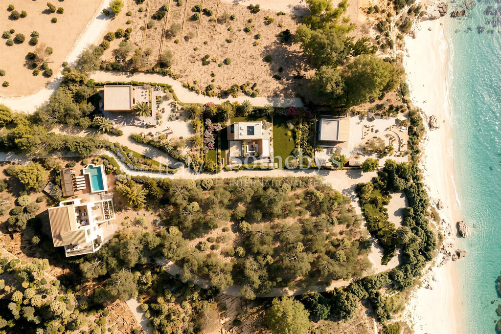 Prestigious Seaside Residence Surrounded by Nature in Sciacca