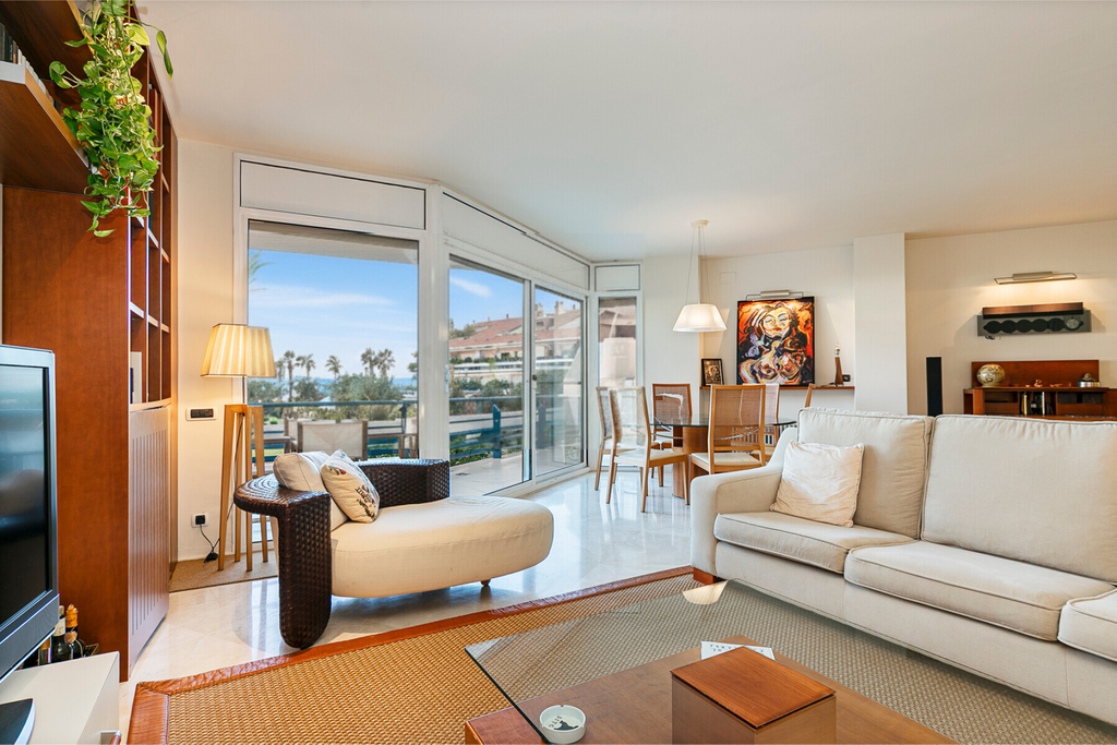 Exceptional apartment in Sitges sea front line