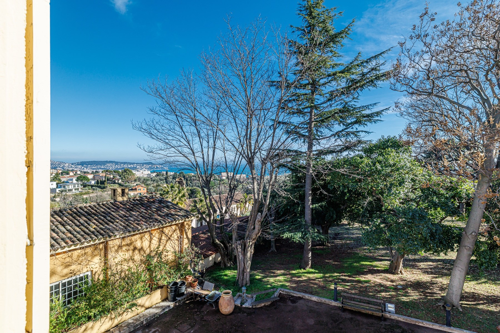 Historic estate with panoramic sea views for sale in Nice Fabron
