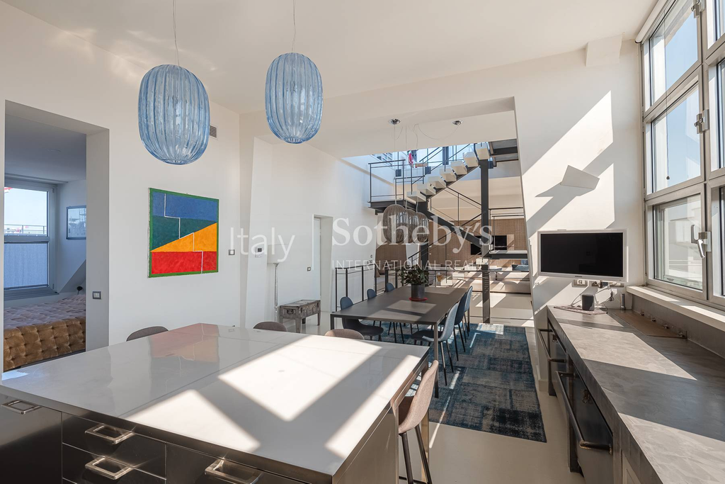 Three-level New York-style penthouse with terraces
