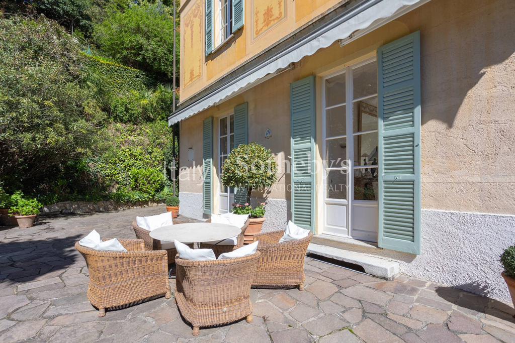 Splendid villa with a charming view