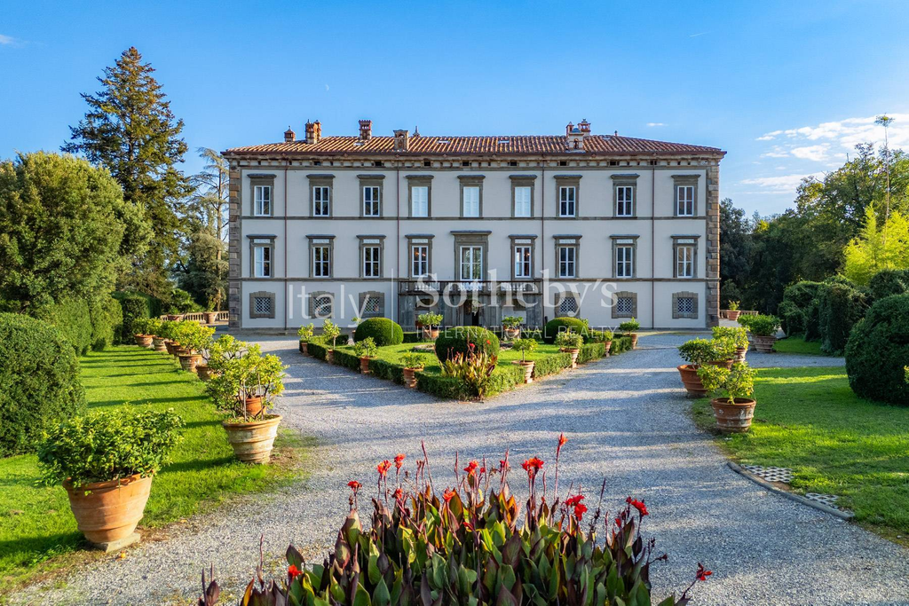 Величественная вилла XVIII века в Лукке, Капаннори
