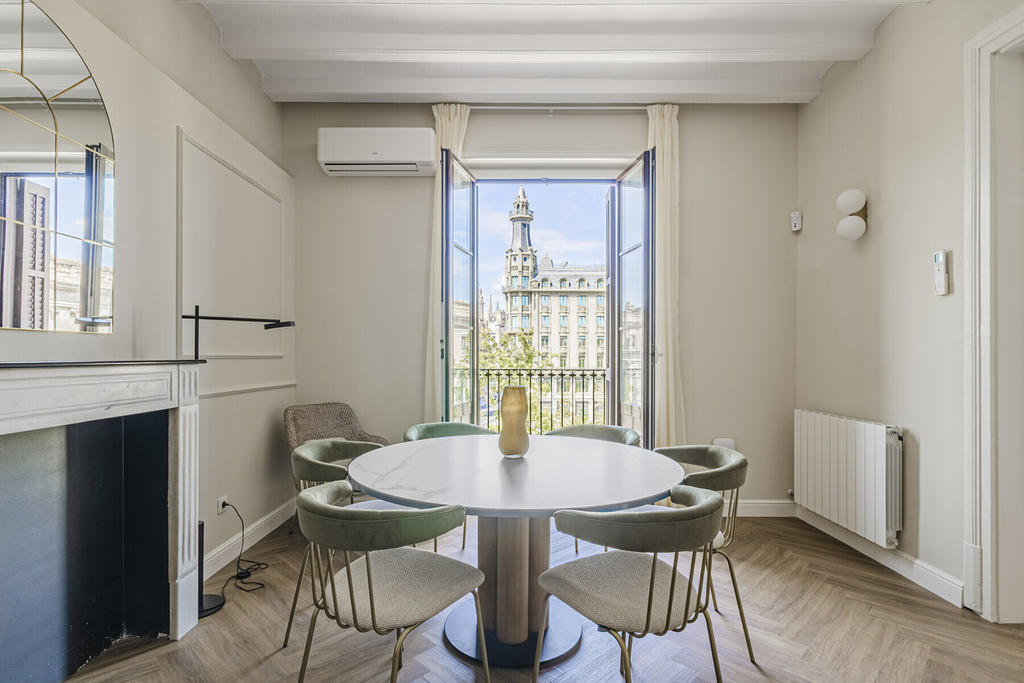 Beautiful apartment in a building with swimming pool Port Vell