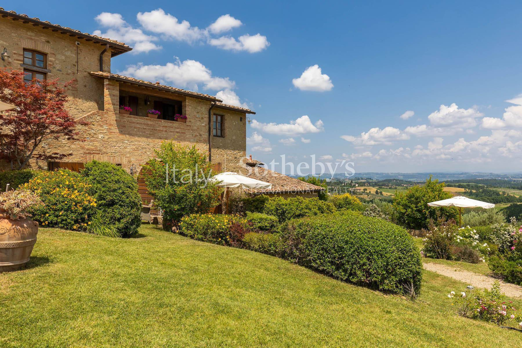 Winery with ancient country house in San gimignano