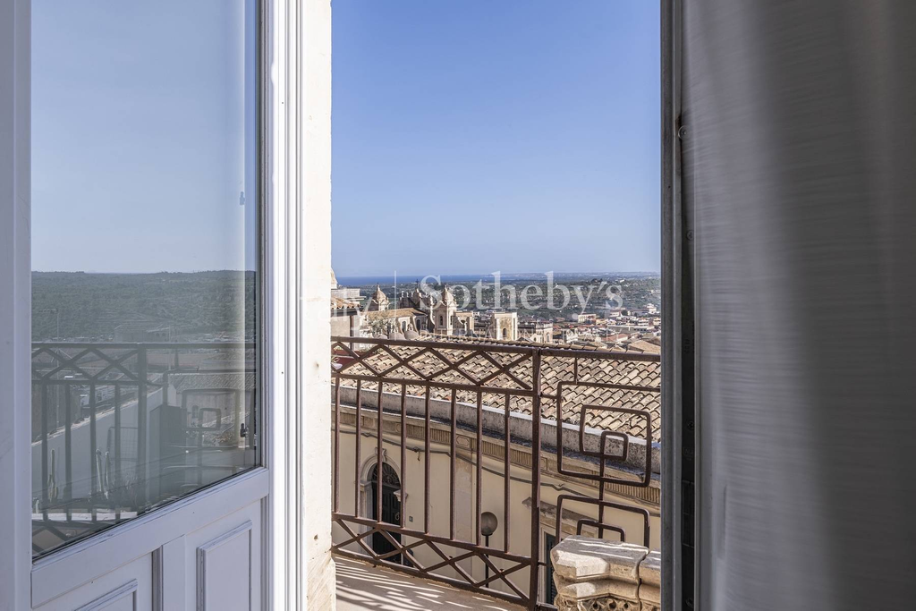 Exclusive apartment in Noto with panoramic view