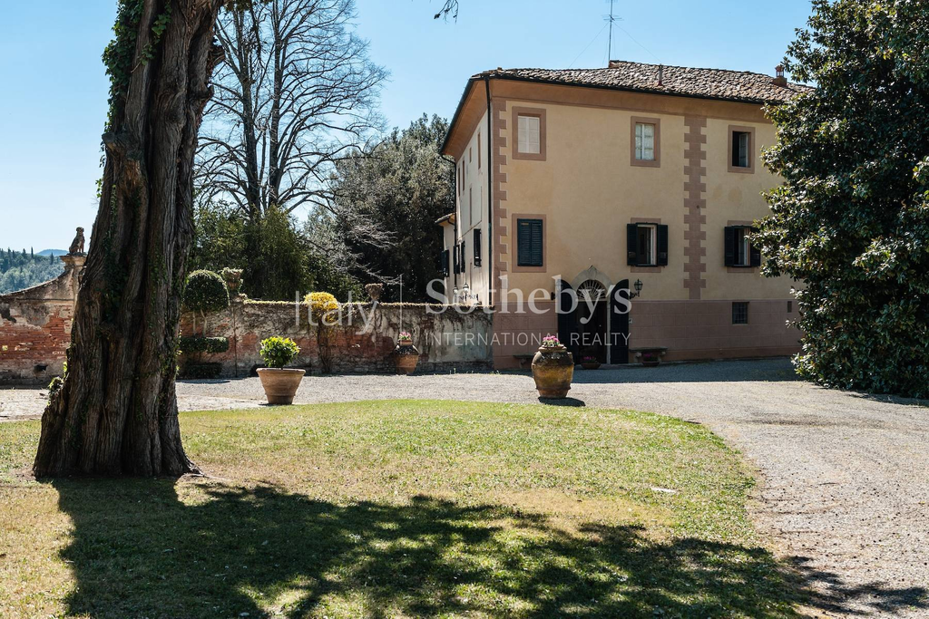 Enchanting historic residence in the Pisan countryside