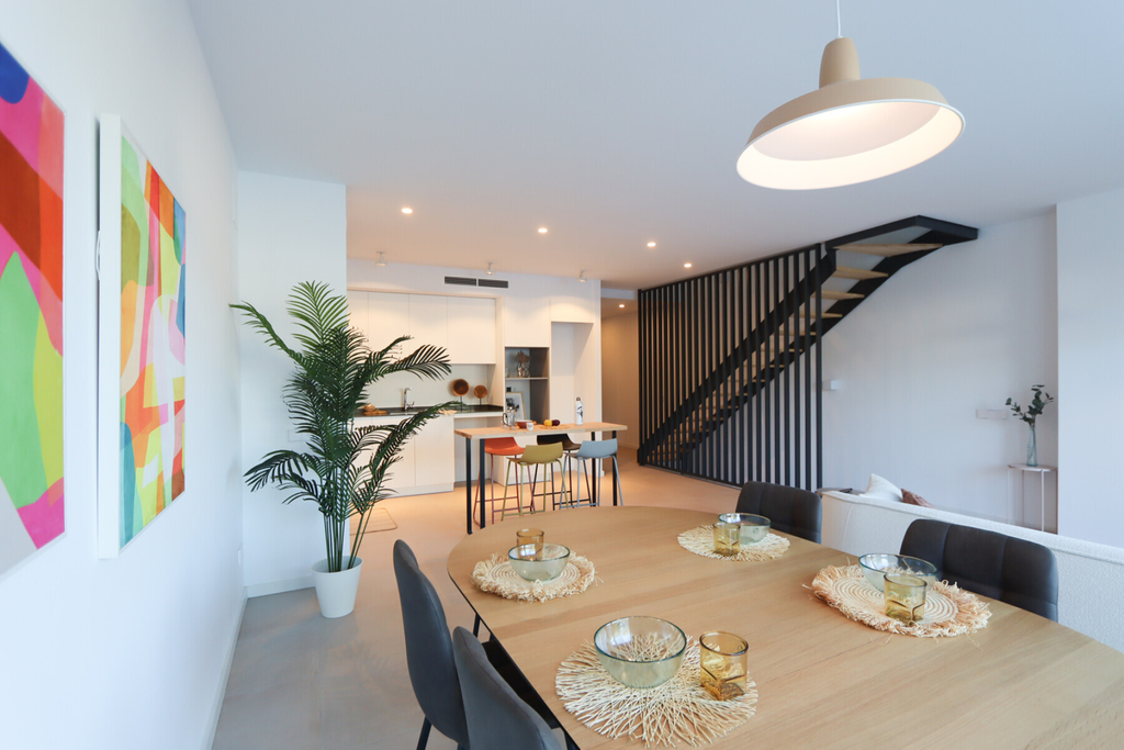 Modern house with luminous spaces and private garden in Sant Pere de Ribes