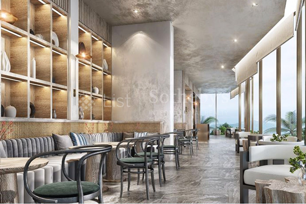 Arom Wongamat, Pattaya