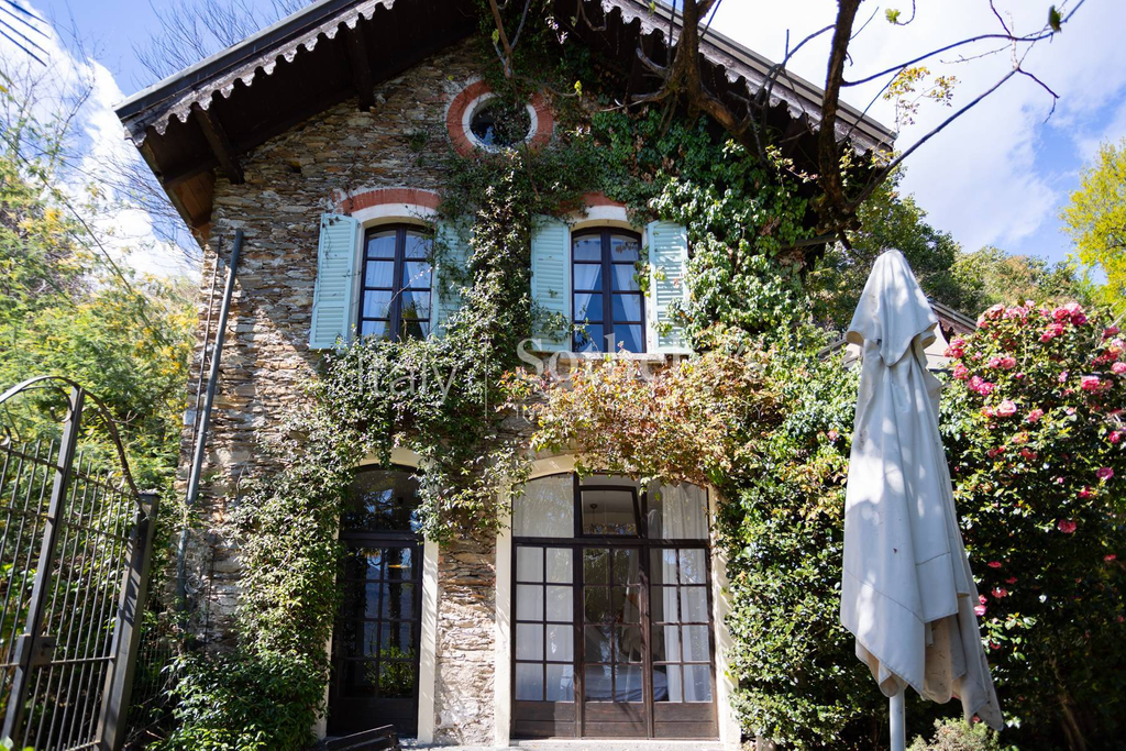 Splendid villa with a charming view