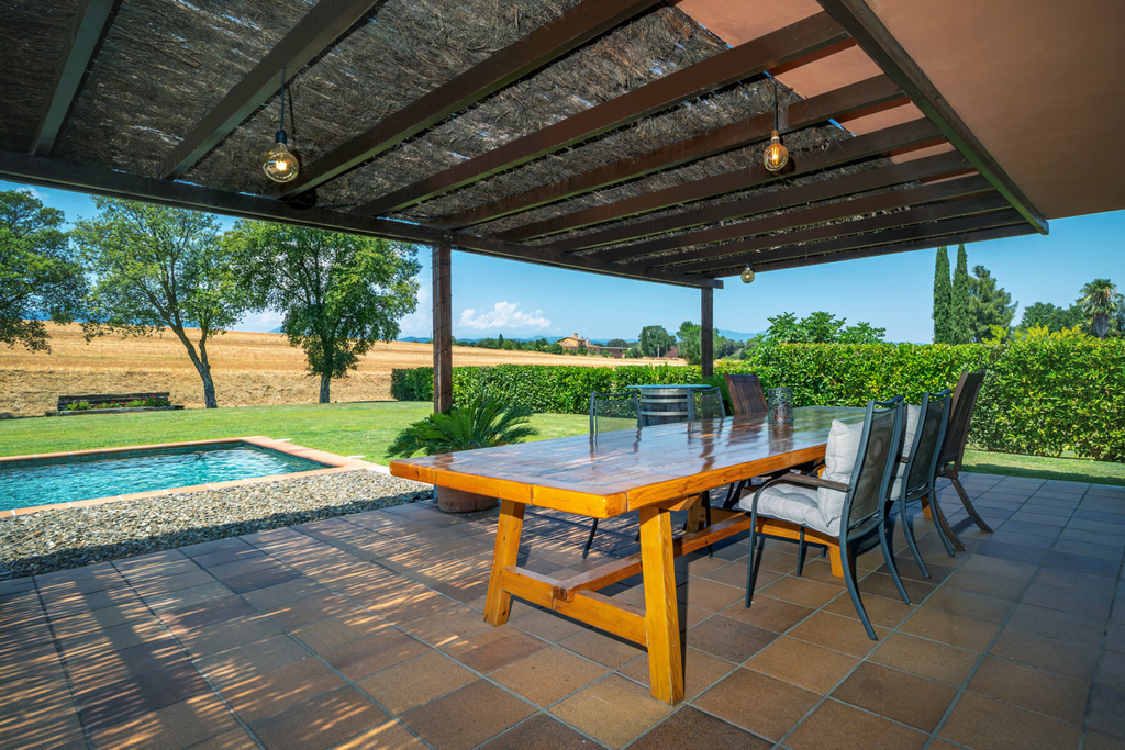 Elegant villa on the Torremirona golf course