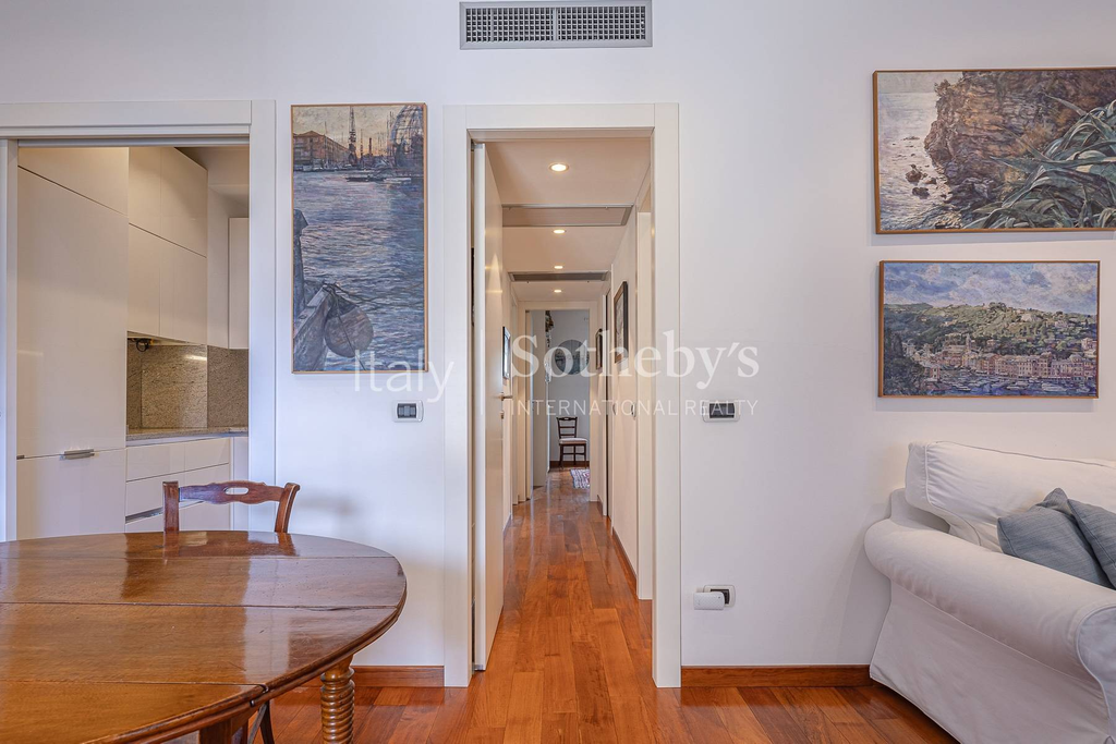 Refined apartment in the heart of Milan’s historic center