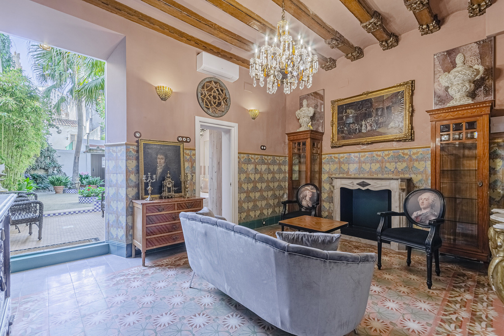 Modernist mansion designed by Domenech i Muntaner a few steps from the sea.