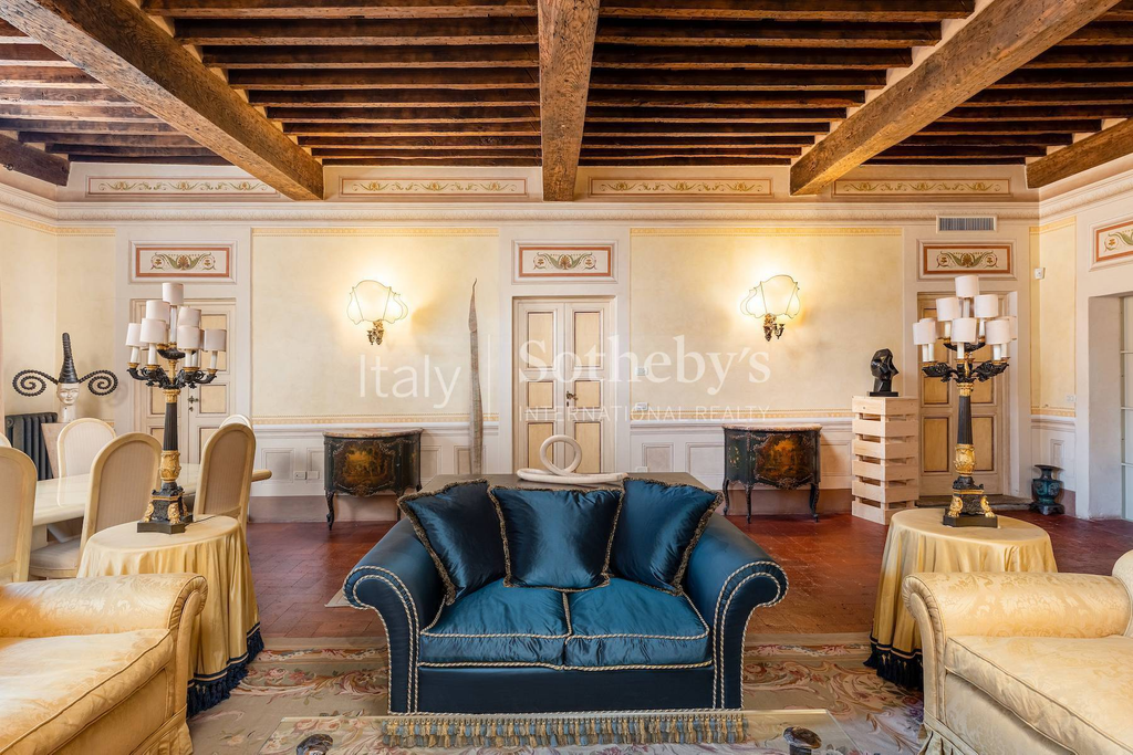 Elegant apartment in Pietrasanta
