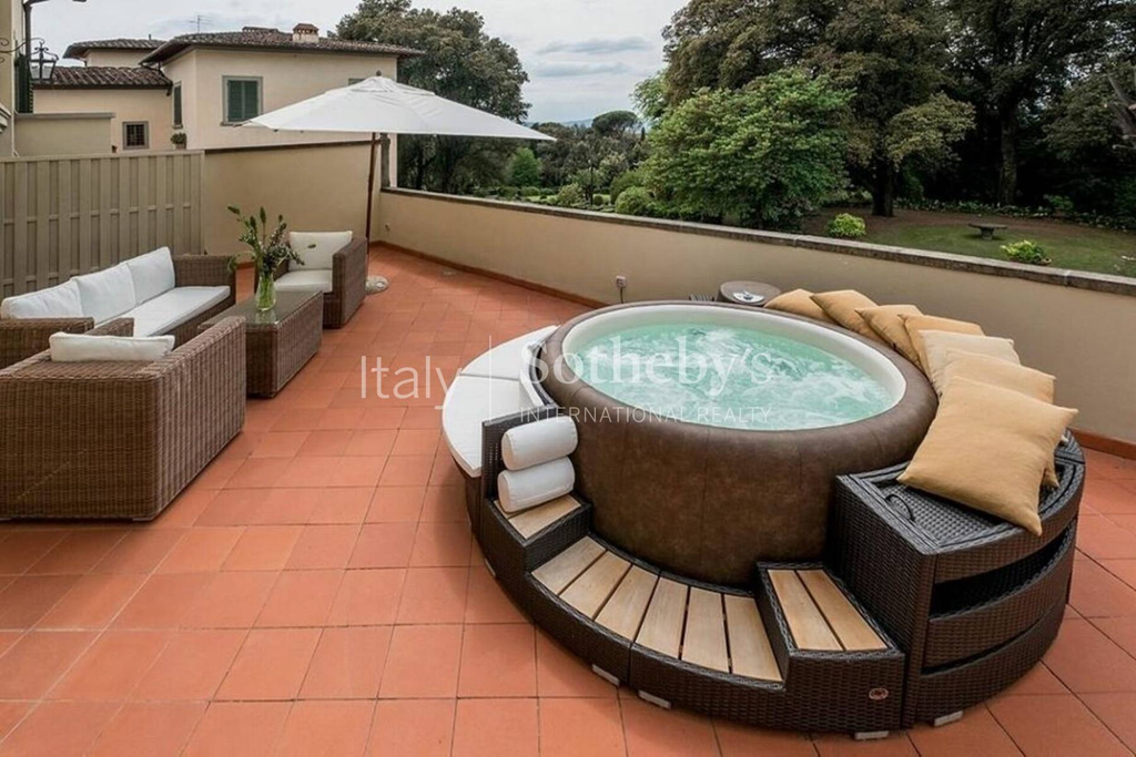 Splendid villa with pool on the Fiesole hill
