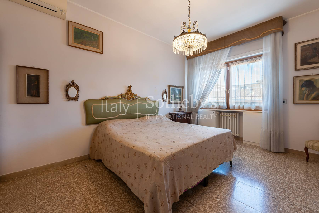 Penthouse overlooking St. Peter’s Dome in Prati area
